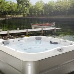 Jacuzzi J-375 masažinis baseinas