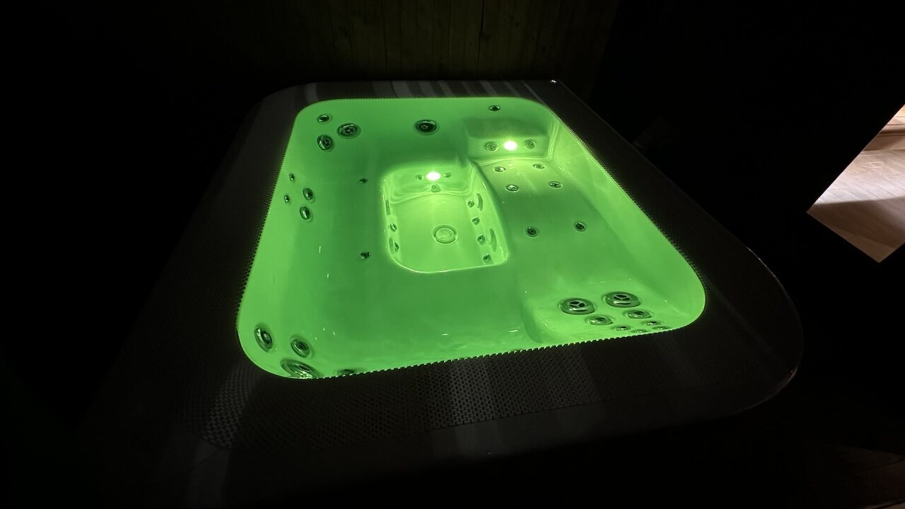 Jacuzzi Virtus masažinis baseinas